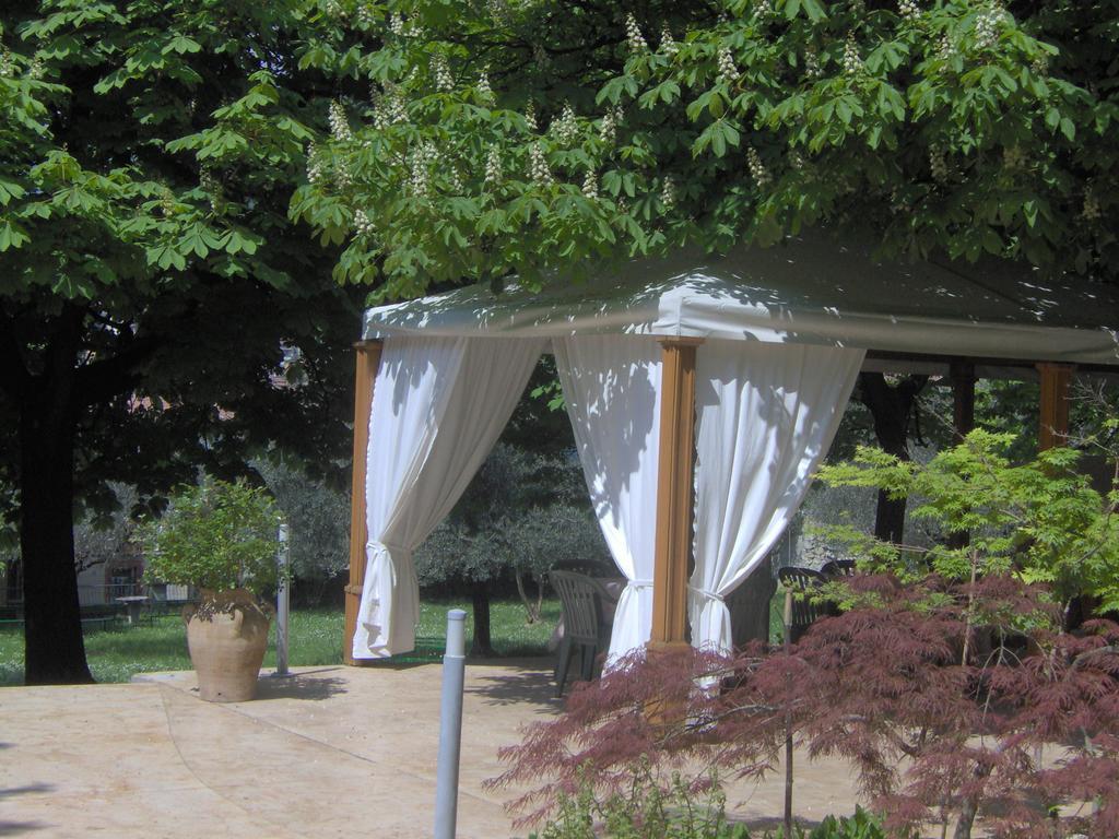 Albergo Ristorante Aquila سولتسانو المظهر الخارجي الصورة