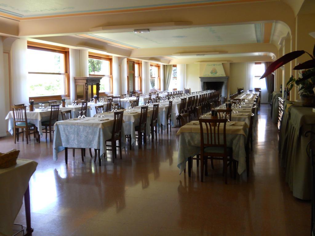 Albergo Ristorante Aquila سولتسانو المظهر الخارجي الصورة