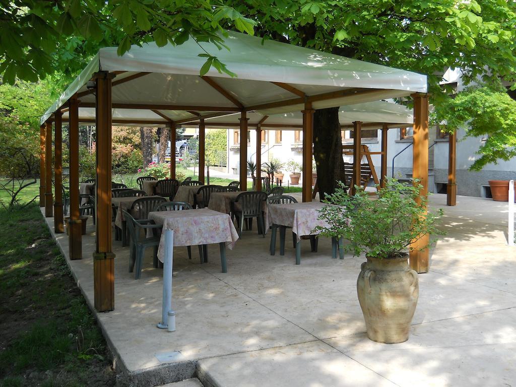 Albergo Ristorante Aquila سولتسانو المظهر الخارجي الصورة