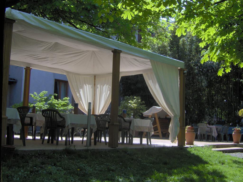 Albergo Ristorante Aquila سولتسانو المظهر الخارجي الصورة